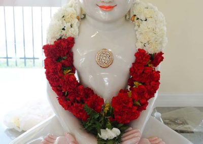 idol of Mahavir Swami at the hindu temple orlando